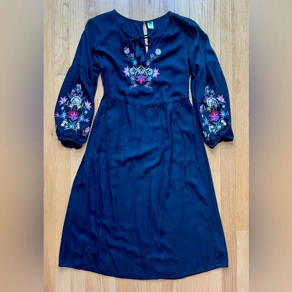 Old Navy Black Floral Embroidered Dress Old Navy Black Floral Embroidered Dress